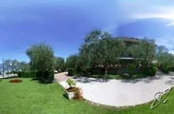 Garden Hotel 2*