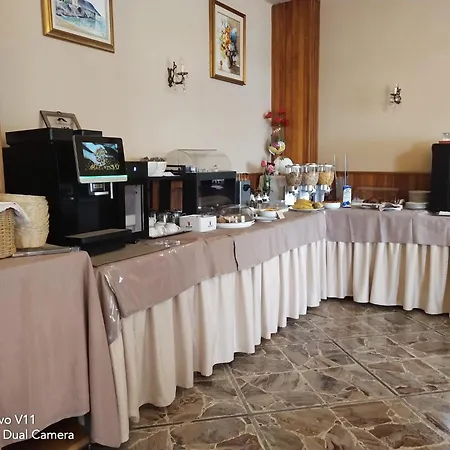 Ξενοδοχείο Garden 2*