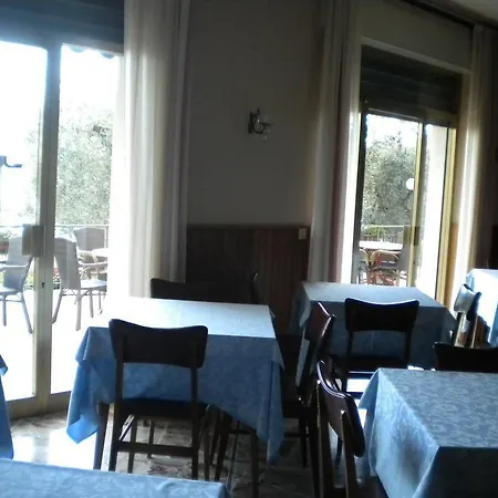 Ξενοδοχείο Garden 2*