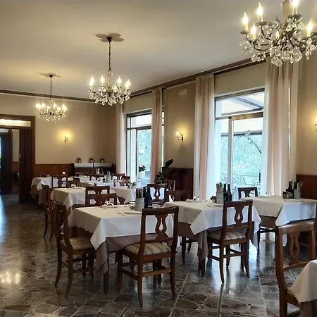 Ξενοδοχείο Garden 2*