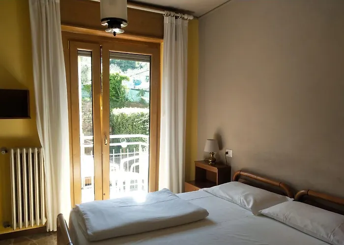 Garden 2* Torri Del Benaco